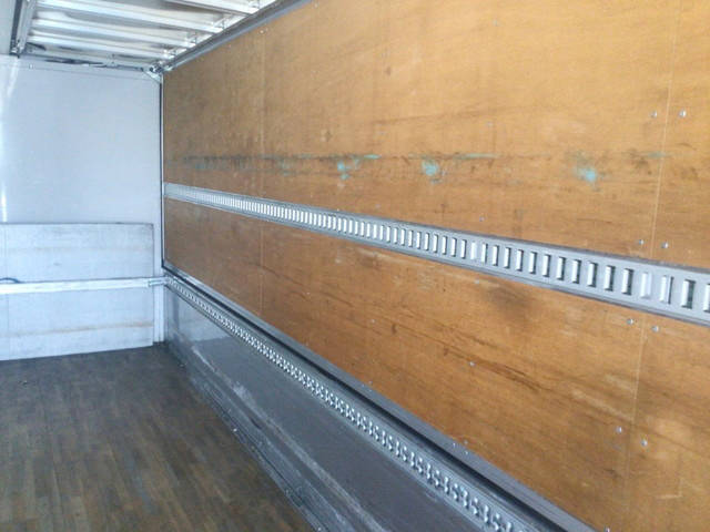 いすゞフォワードアルミウイング中型（4t）[写真10]