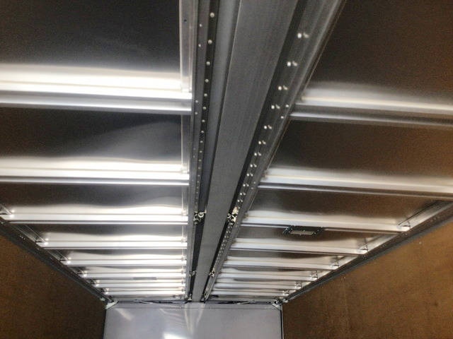 いすゞフォワードアルミウイング中型（4t）[写真11]