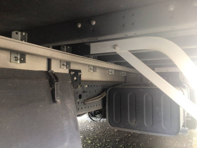 いすゞフォワードアルミウイング中型（4t）[写真15]