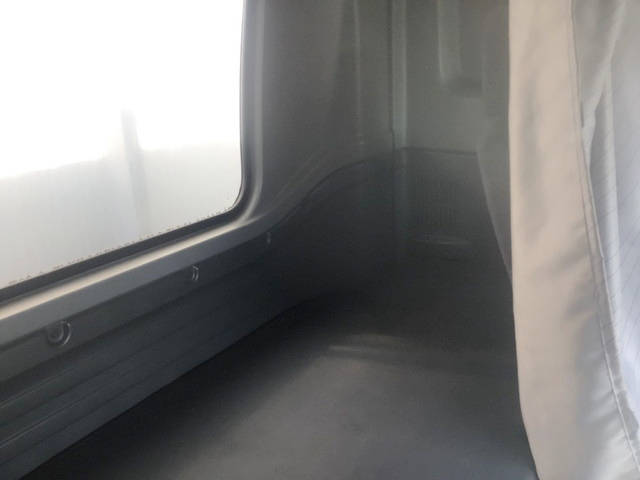 いすゞフォワードアルミウイング中型（4t）[写真28]