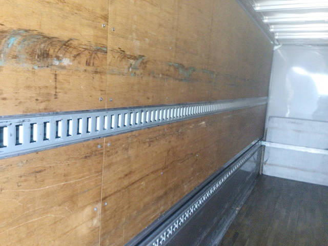 いすゞフォワードアルミウイング中型（4t）[写真09]