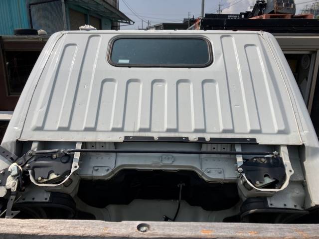 三菱ふそうキャンター平ボディ小型（2t・3t）[写真12]