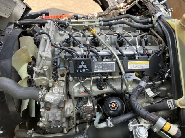 三菱ふそうキャンター平ボディ小型（2t・3t）[写真18]