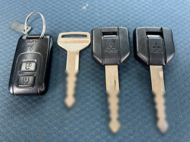 三菱ふそうキャンター平ボディ小型（2t・3t）[写真33]