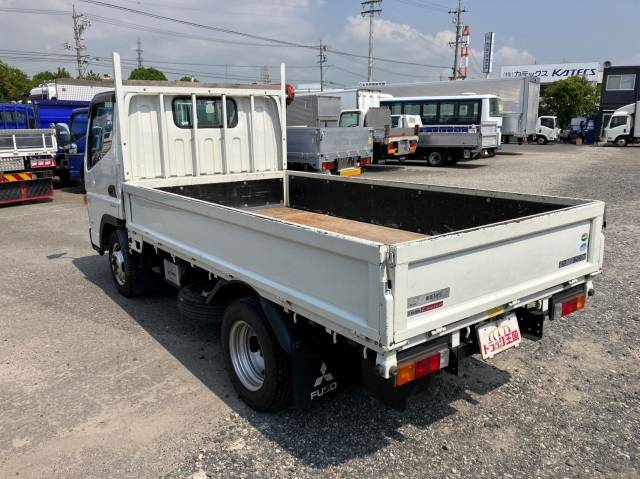 三菱ふそうキャンター平ボディ小型（2t・3t）[写真04]