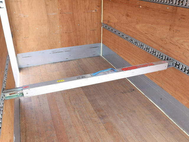 三菱ふそうキャンターアルミバン小型（2t・3t）[写真12]