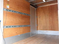 三菱ふそうキャンターアルミバン小型（2t・3t）[写真16]