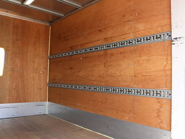 三菱ふそうキャンターアルミバン小型（2t・3t）[写真17]