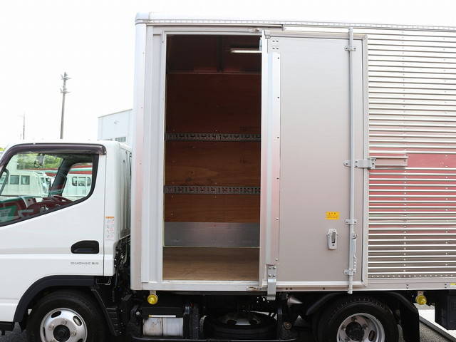 三菱ふそうキャンターアルミバン小型（2t・3t）[写真21]