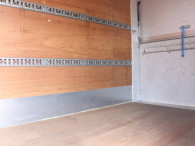 三菱ふそうキャンターアルミバン小型（2t・3t）[写真23]