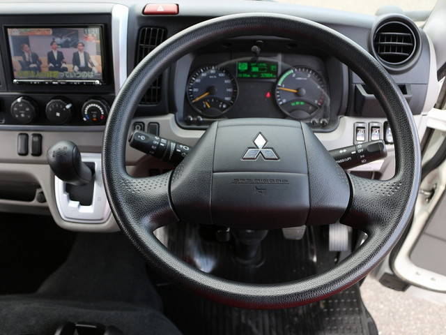 三菱ふそうキャンターアルミバン小型（2t・3t）[写真28]