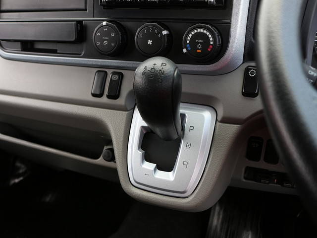 三菱ふそうキャンターアルミバン小型（2t・3t）[写真30]