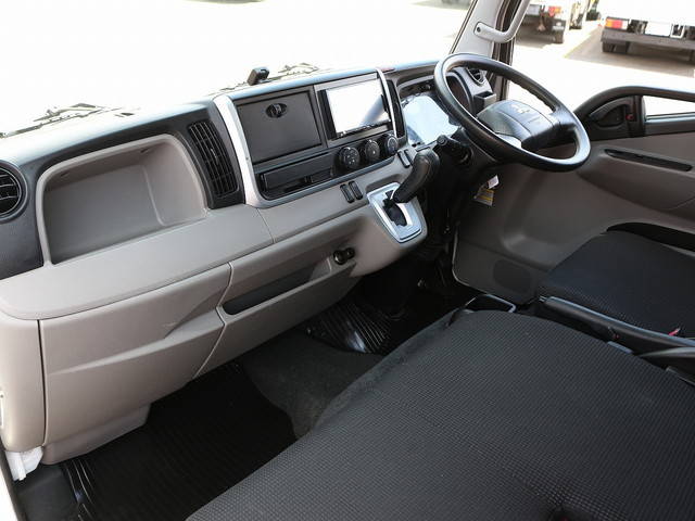 三菱ふそうキャンターアルミバン小型（2t・3t）[写真37]