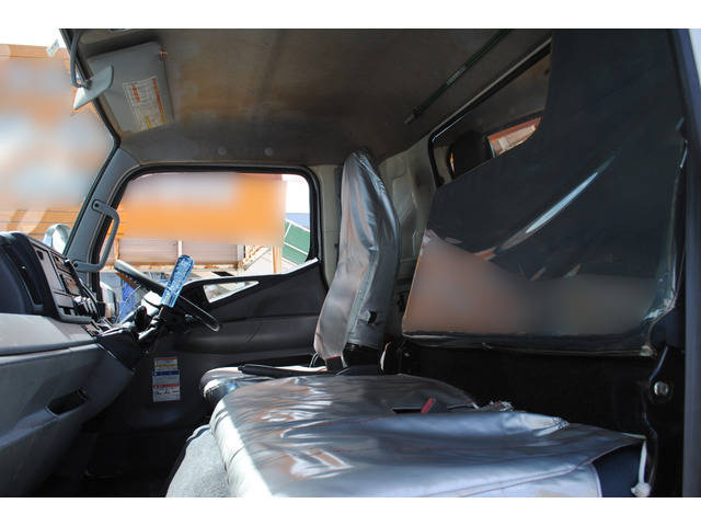 三菱ふそうキャンタークレーン5段小型（2t・3t）[写真28]