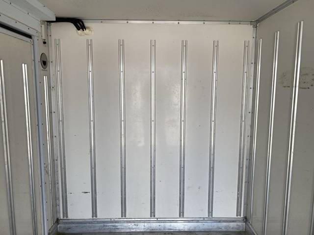 いすゞエルフ冷凍車（冷蔵車）小型（2t・3t）[写真10]