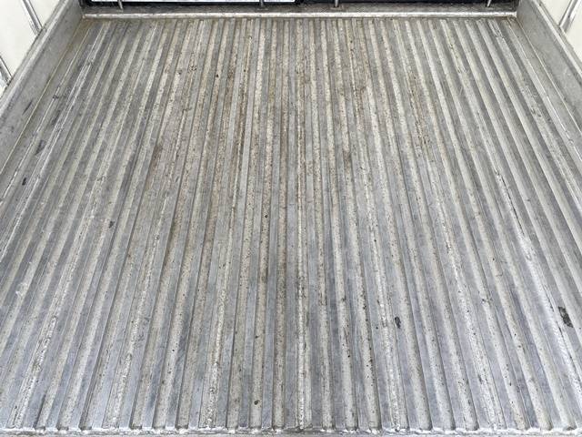 いすゞエルフ冷凍車（冷蔵車）小型（2t・3t）[写真16]