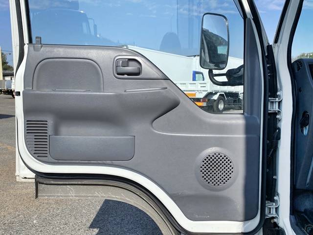 いすゞエルフ冷凍車（冷蔵車）小型（2t・3t）[写真27]