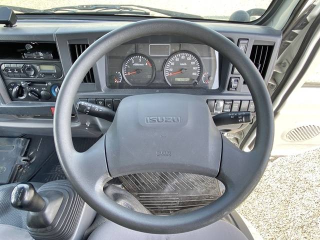 いすゞエルフ冷凍車（冷蔵車）小型（2t・3t）[写真34]