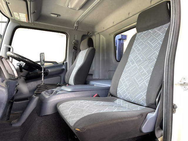 日野レンジャーセルフクレーン4段増トン（6t・8t）[写真27]