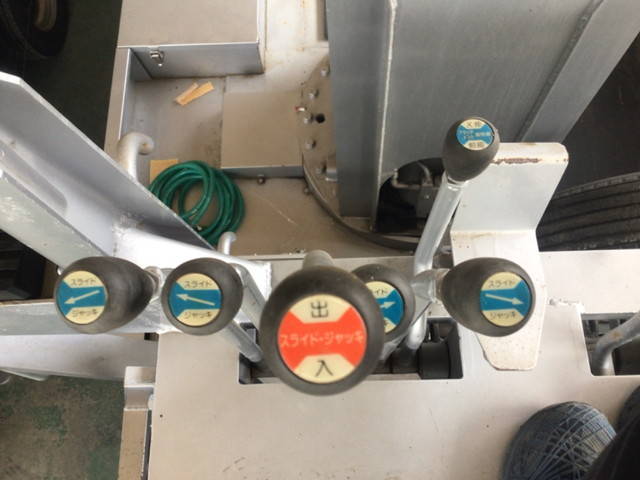 日野レンジャー穴掘建柱車中型（4t）[写真18]