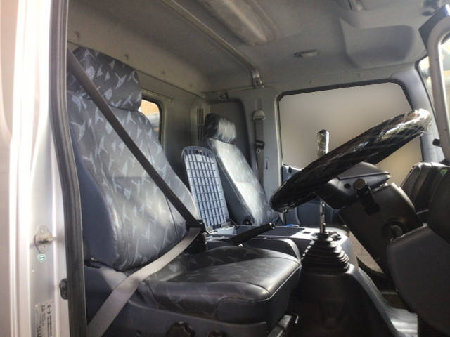 日野レンジャー穴掘建柱車中型（4t）[写真32]