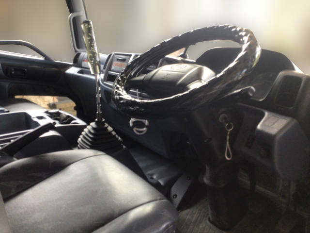 日野レンジャー穴掘建柱車中型（4t）[写真33]