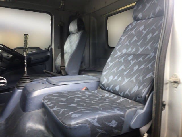 日野レンジャー穴掘建柱車中型（4t）[写真34]