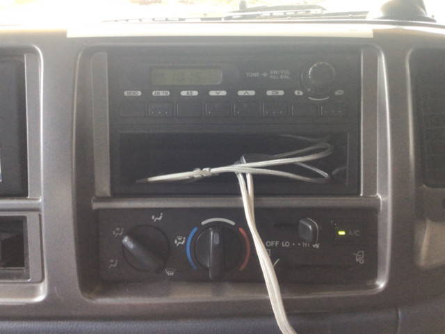 日野レンジャー穴掘建柱車中型（4t）[写真36]