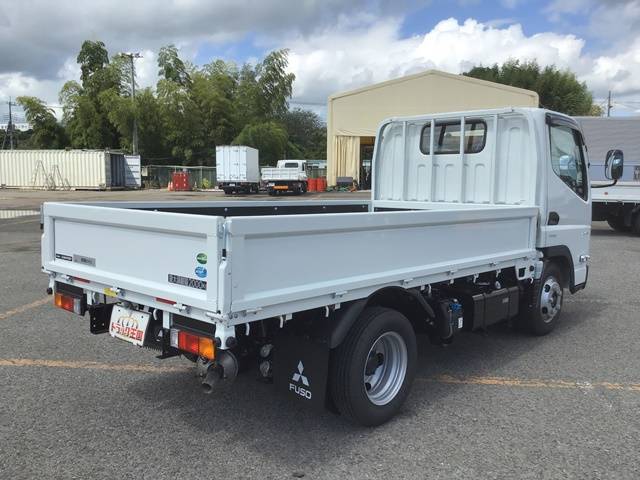 三菱ふそうキャンター平ボディ小型（2t・3t）[写真02]