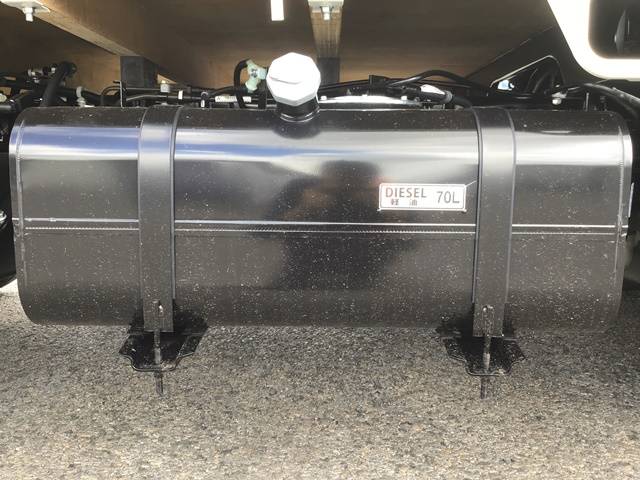 三菱ふそうキャンター平ボディ小型（2t・3t）[写真21]