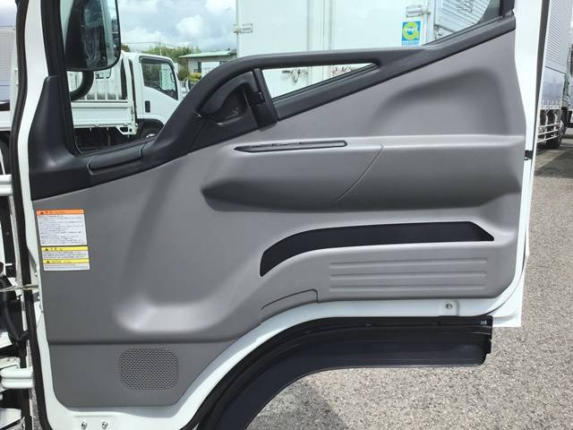 三菱ふそうキャンター平ボディ小型（2t・3t）[写真29]
