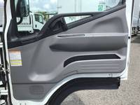 三菱ふそうキャンター平ボディ小型（2t・3t）[写真29]