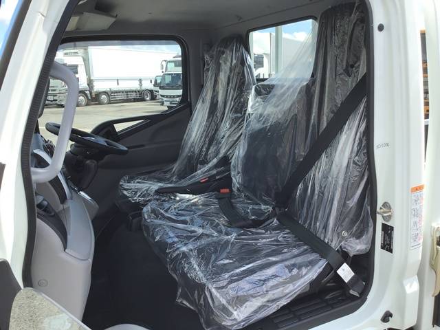 三菱ふそうキャンター平ボディ小型（2t・3t）[写真31]