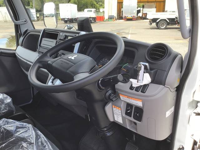 三菱ふそうキャンター平ボディ小型（2t・3t）[写真34]