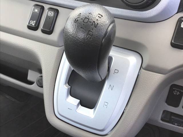 三菱ふそうキャンター平ボディ小型（2t・3t）[写真37]