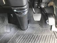 三菱ふそうキャンター平ボディ小型（2t・3t）[写真38]