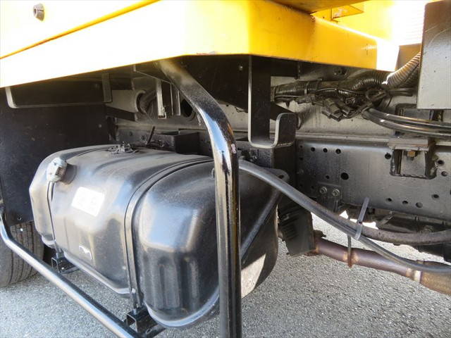 いすゞエルフ高所作業車小型（2t・3t）[写真22]