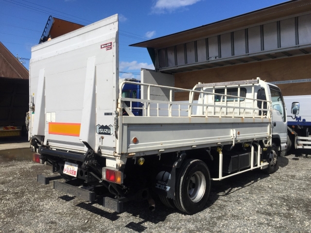 いすゞエルフ平ボディ小型（2t・3t）[写真02]