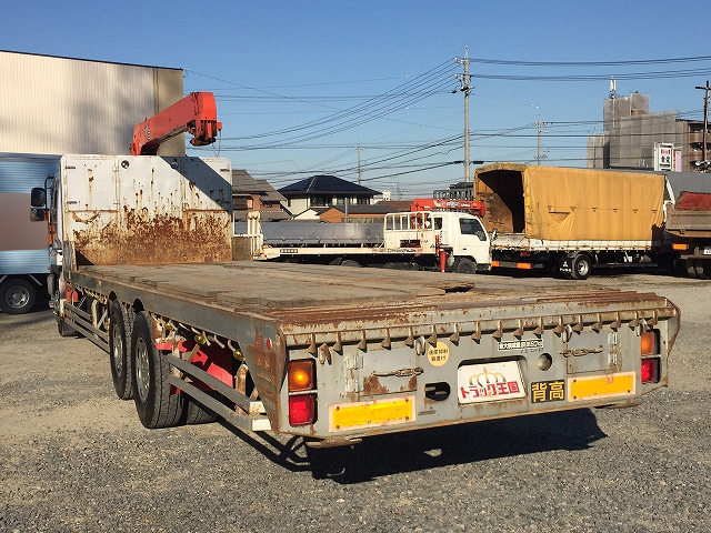 いすゞギガセルフクレーン3段大型（10t）[写真02]