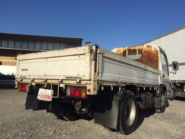 マツダタイタン平ボディ小型（2t・3t）[写真02]