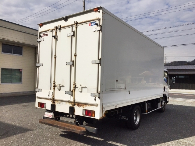 いすゞエルフ冷凍車（冷蔵車）小型（2t・3t）[写真02]