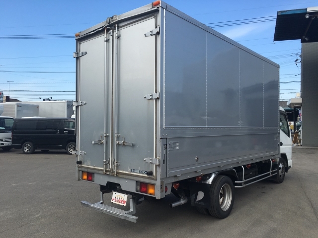 三菱ふそうキャンターアルミウイング小型（2t・3t）[写真02]