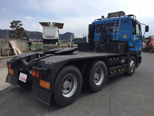 UDトラックスビッグサムトレーラーヘッド（トラクターヘッド）大型（10t）[写真02]