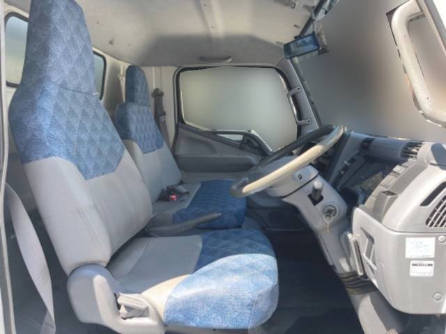三菱ふそうキャンターアルミバン小型（2t・3t）[写真24]
