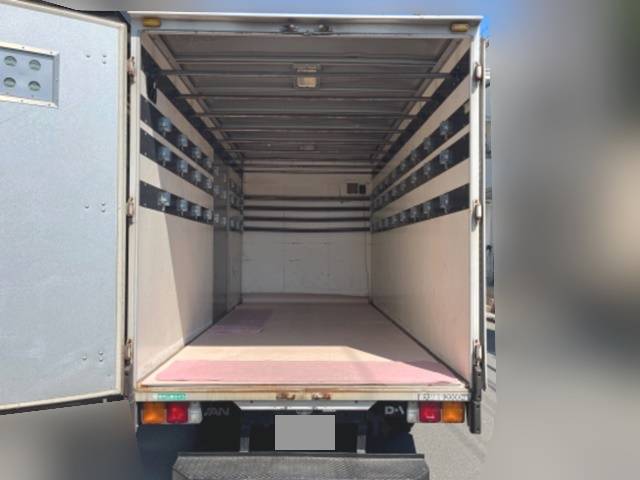 三菱ふそうキャンターアルミバン小型（2t・3t）[写真09]