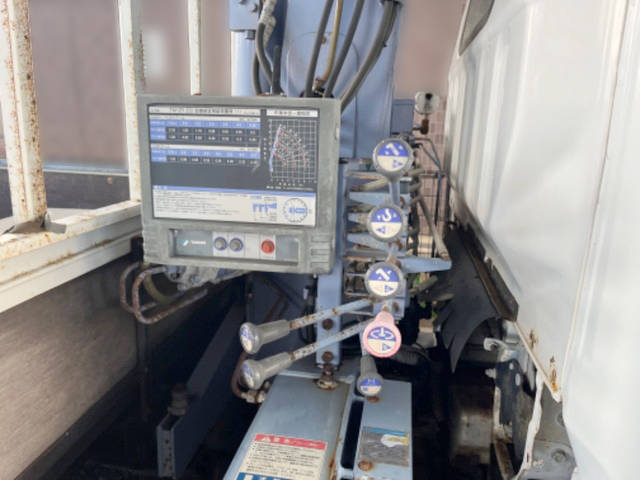 三菱ふそうキャンタークレーン3段小型（2t・3t）[写真12]