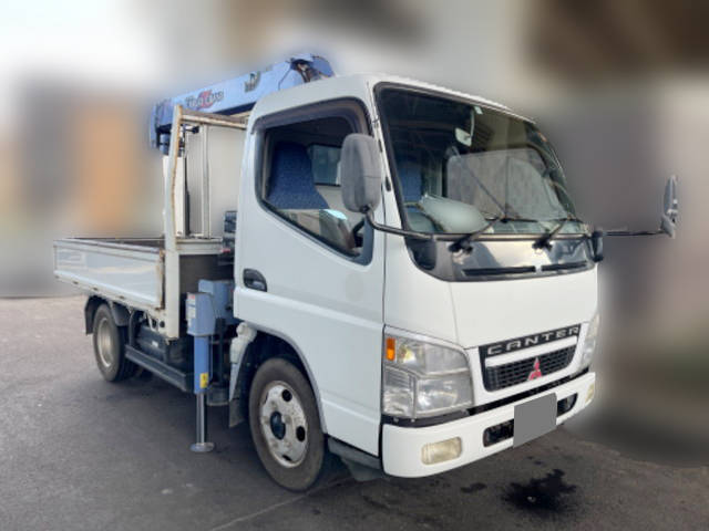 三菱ふそうキャンタークレーン3段小型（2t・3t）[写真03]