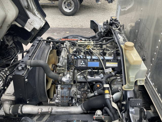 三菱ふそうキャンターアルミバン小型（2t・3t）[写真22]