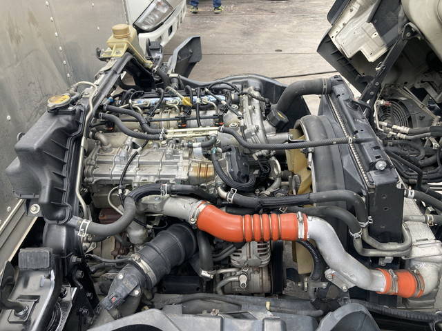 三菱ふそうキャンターアルミバン小型（2t・3t）[写真23]