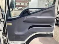 三菱ふそうキャンターアルミバン小型（2t・3t）[写真26]